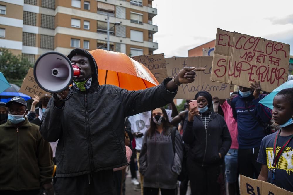 Manifestació contra el racisme a Salt i Girona