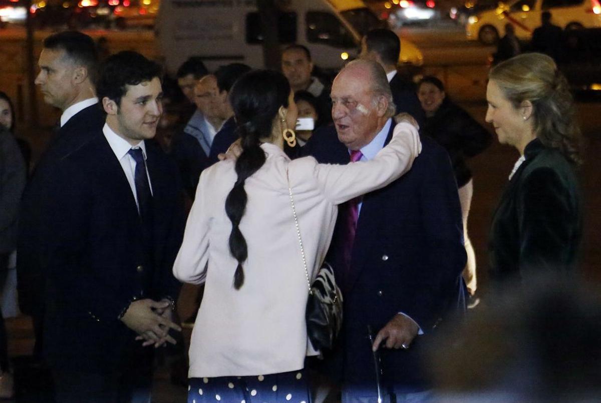 Victoria Federica abraza a su abuelo, el Rey Juan Carlos