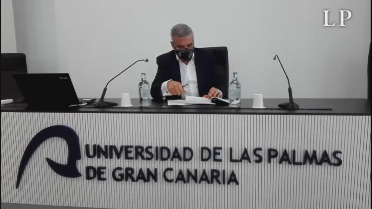 Lluis Serra presenta su candidatura a rector
