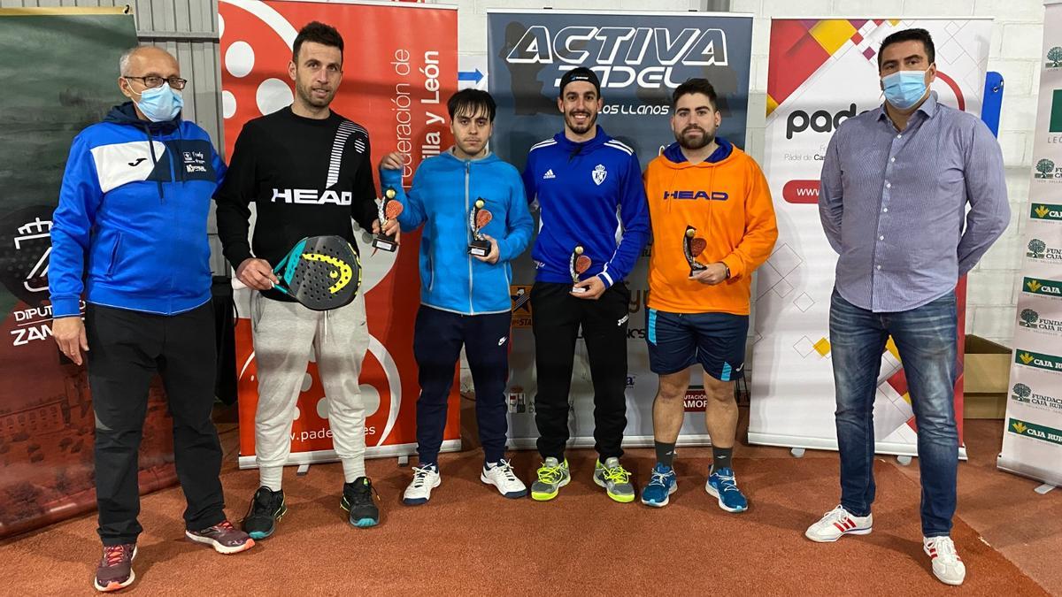 Campeones y finalistas de la Primera Categoría en Activa Pádel Los Llanos.