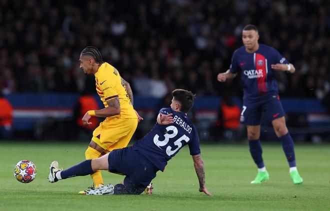 PSG - FC Barcelona, la ida de cuartos de final de la Champions League, en imágenes