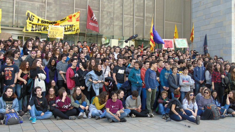 Manifestació 3+2 dels estudiants gironins