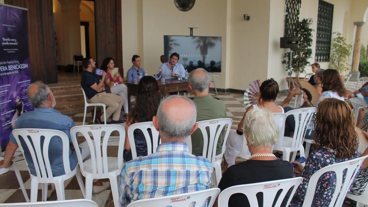 El primer encuentro artístico en Villa Elisa durante el inicio de ayer del Festival Lírico Ópera de Benicàssim.