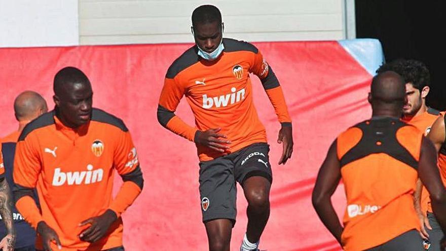 Kondogbia Valencia CF Entrenamiento vuelta permiso