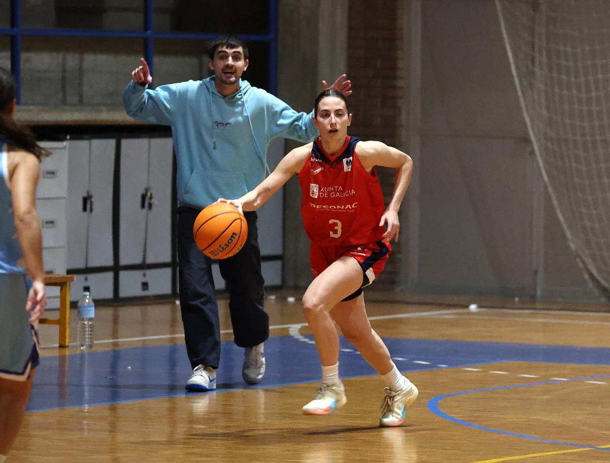 Nuria Ríos, durante un ataque de Maristas frente al Boet Mataró.
