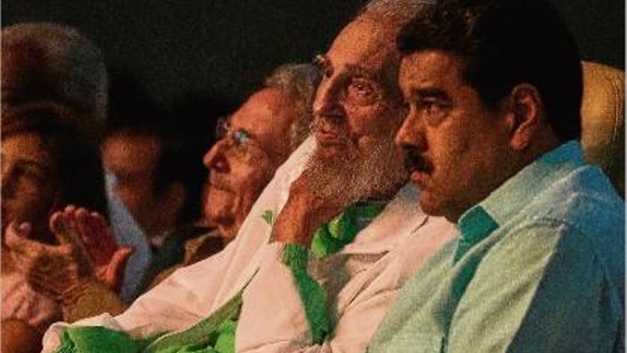Fidel Castro reapareix en públic en el seu 90 aniversari
