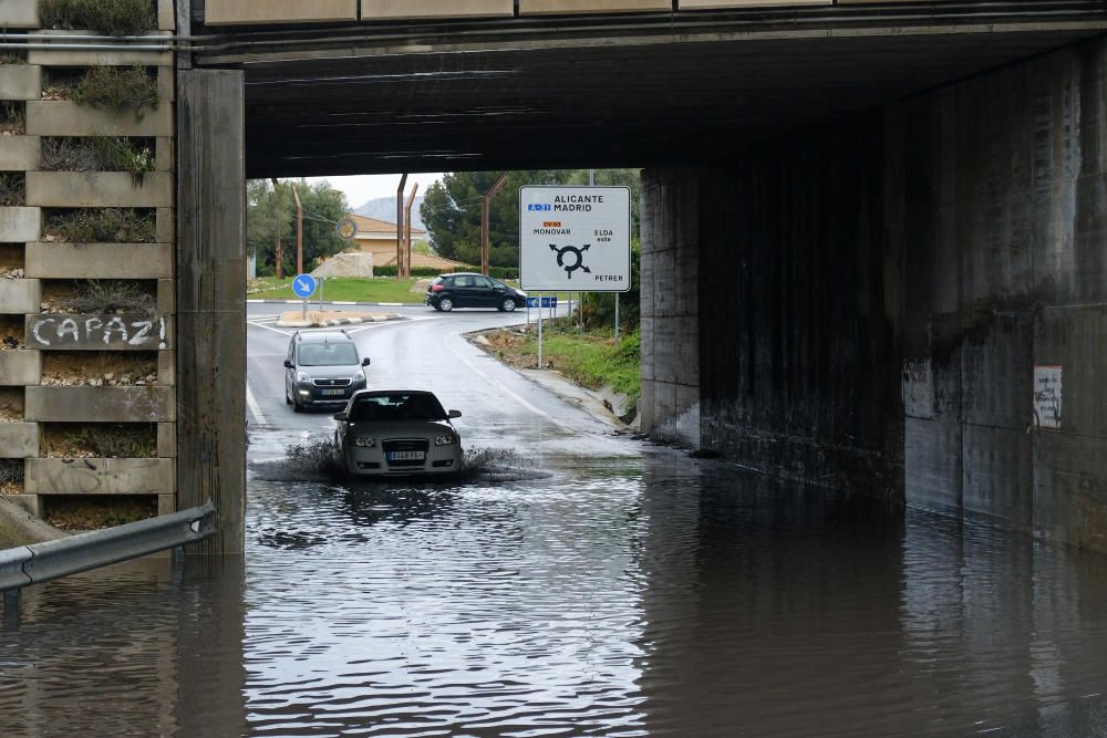 Consecuencias de la lluvia en Elda