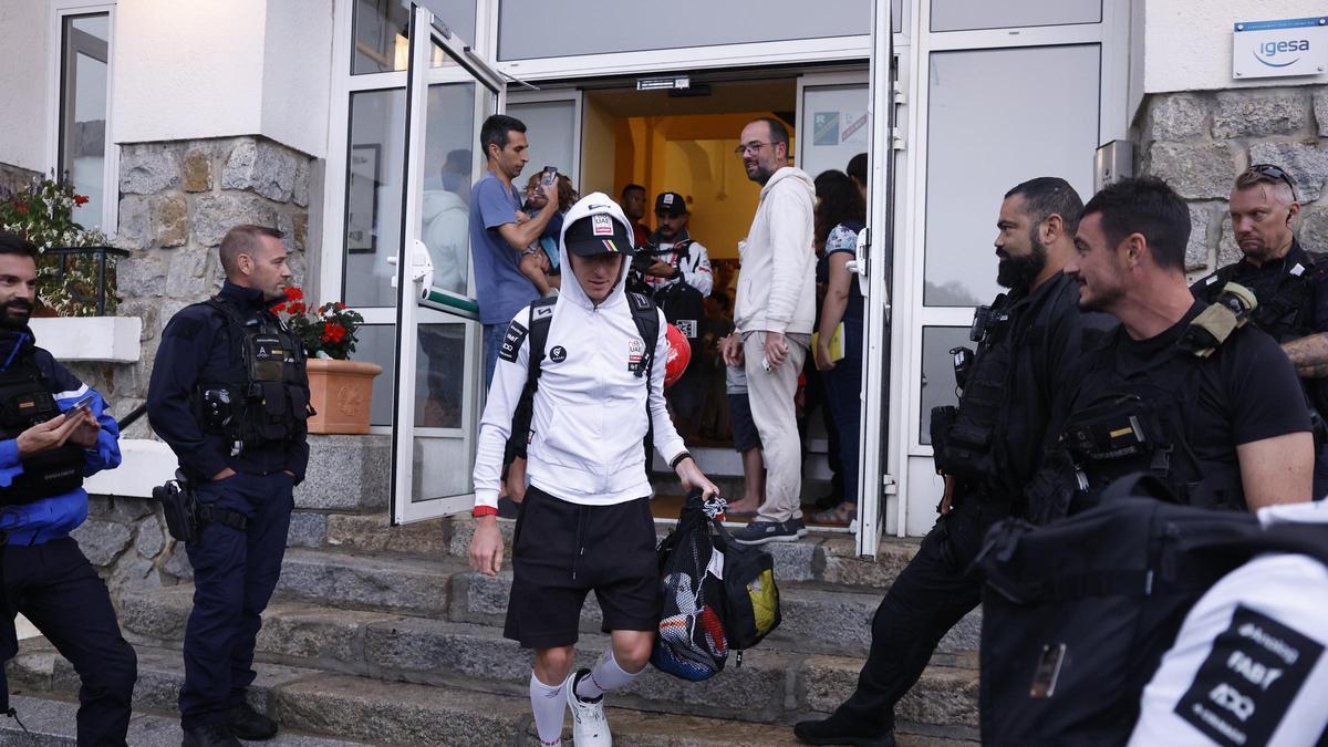 Pogacar dice adiós a la temporada tras su caída en la Vuelta