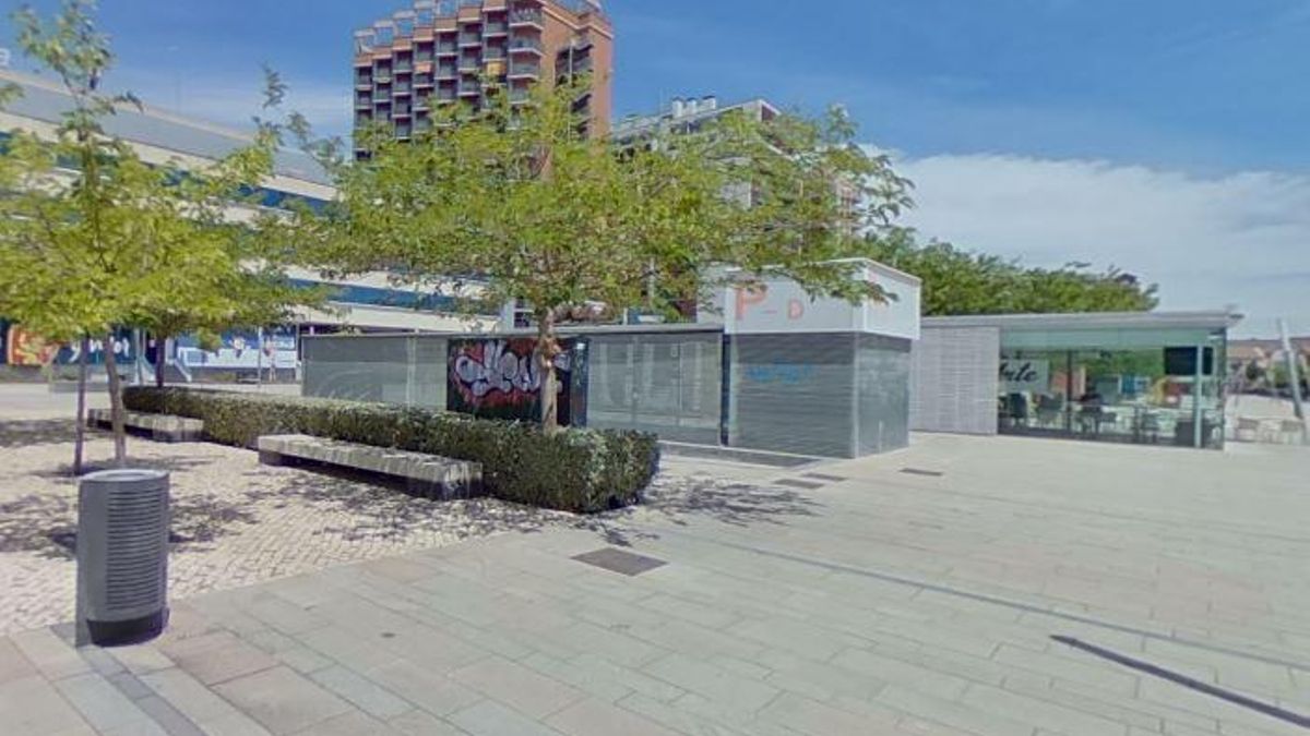 Plaza de Eduardo Ibarra, situada frente a La Romareda.