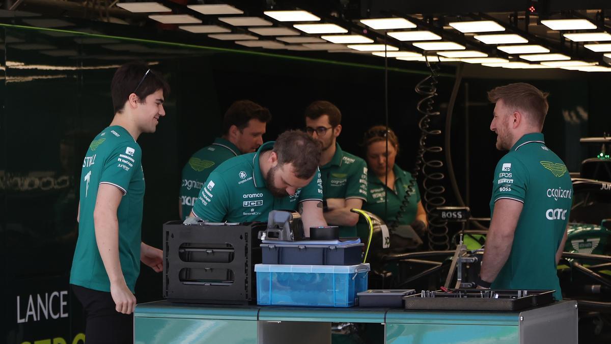 Lance Stroll, en el box de Aston Martin.