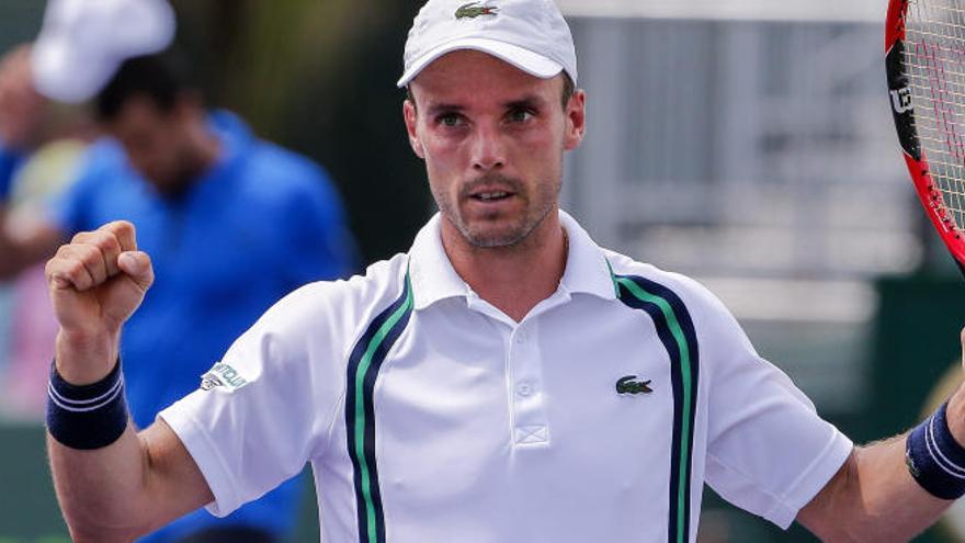 Roberto Bautista celebra su triunfo ante Tsonga