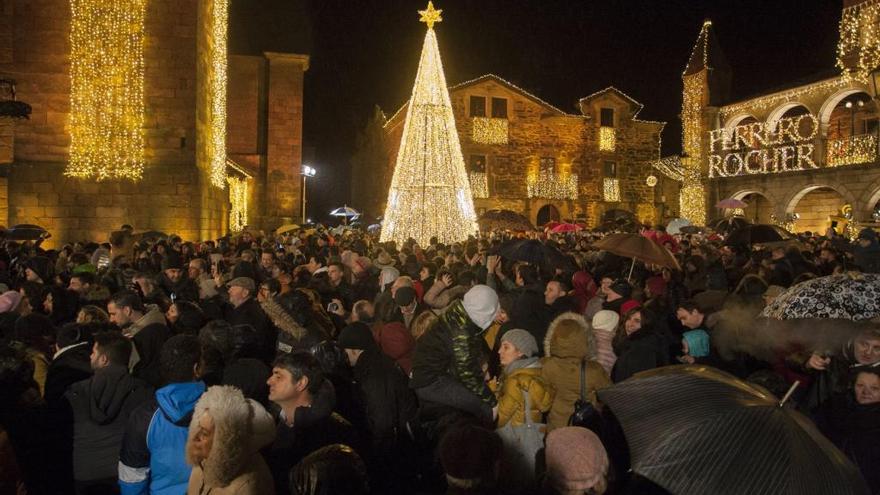 Las luces de Navidad de Ferrero Rocher en Puebla de Sanabria.