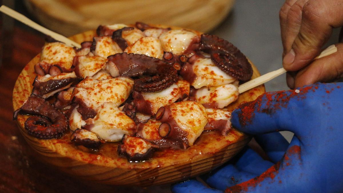 UNA RACION DE PULPO. PUBLICIDAD. JORNADAS DEL PULPO. YUMAY