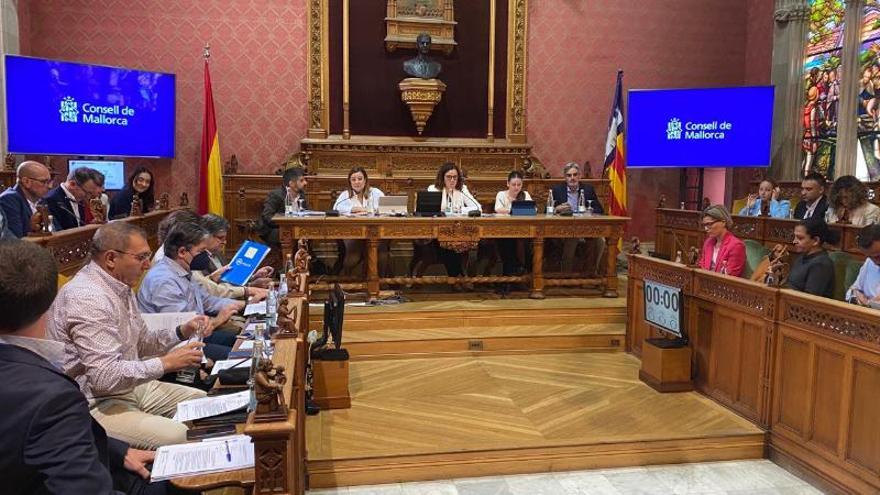 Una imagen del pleno celebrado hoy en el Consell.