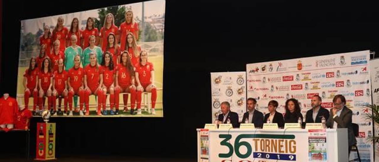 Mesa redonda de presentación celebrada en la Casa de la Cultura de l&#039;Alcúdia.