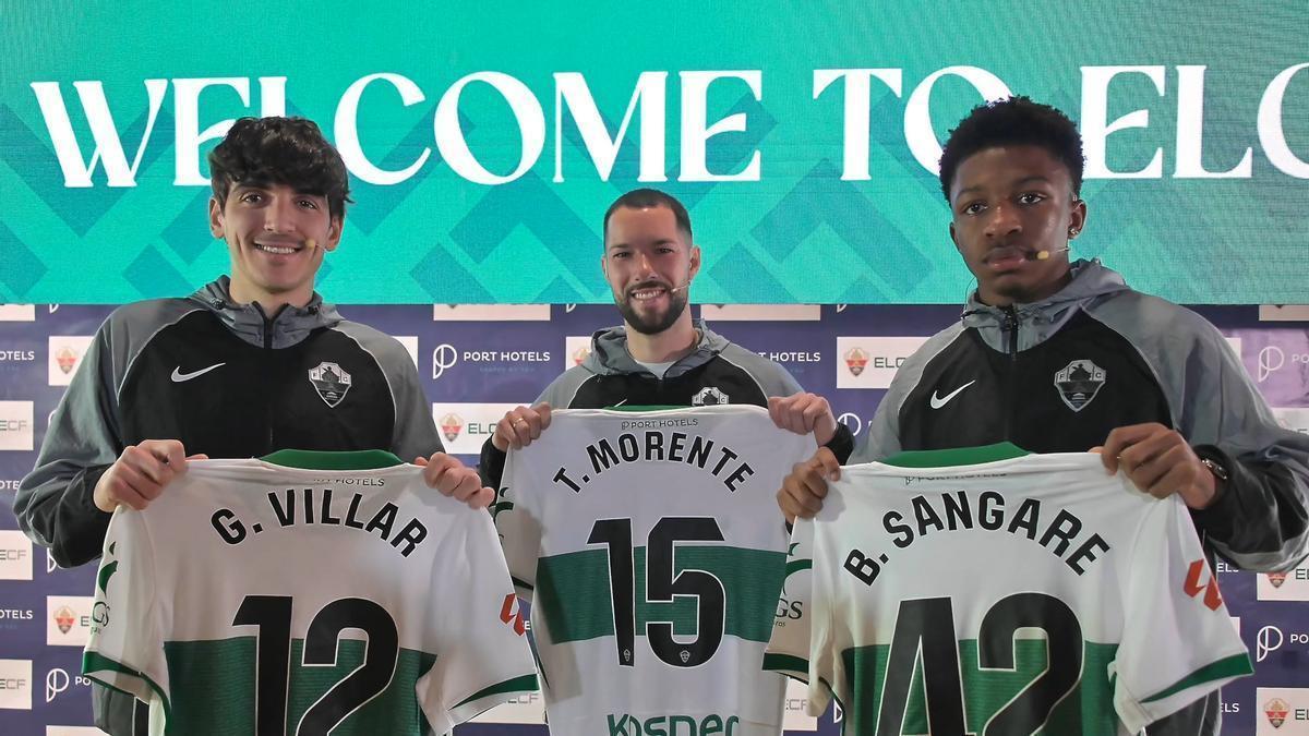 Gonzalo Villar y Buba Sangare, en primer término, dos cedidos ya comprados por el Elche