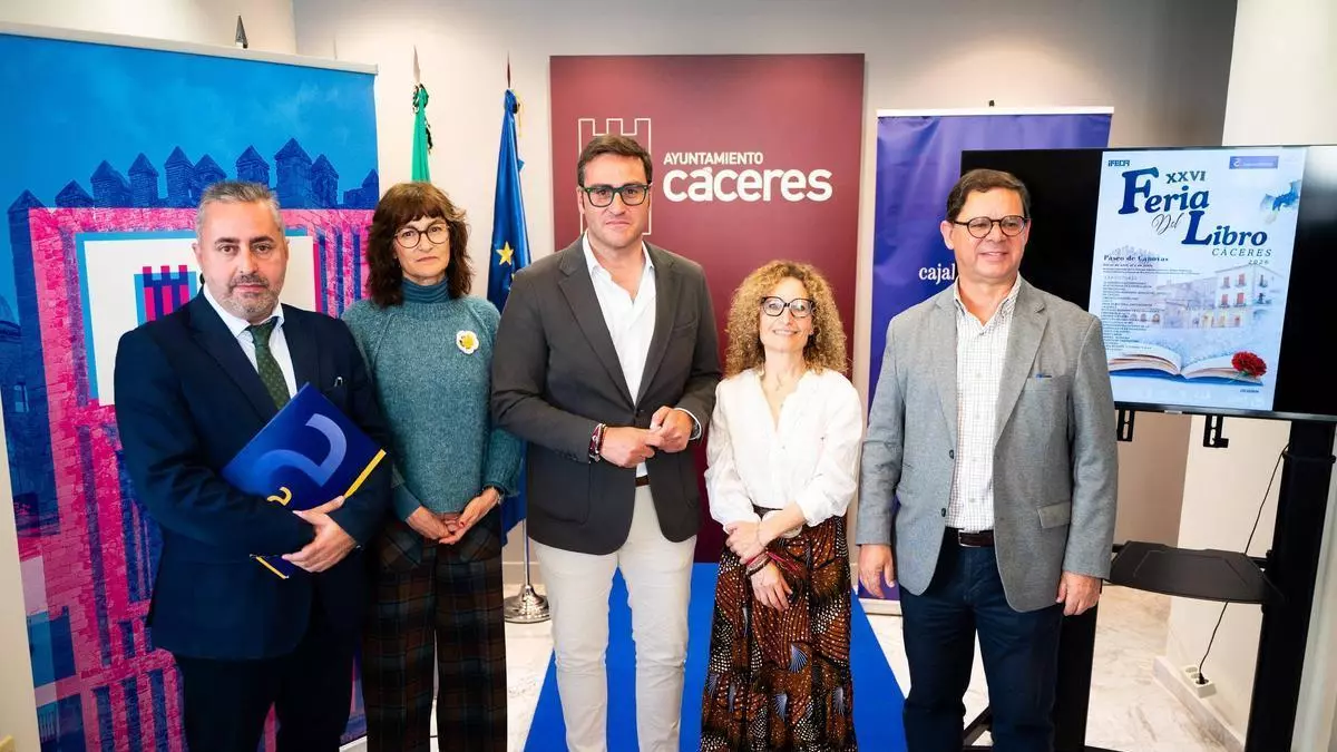 Javier Cercas, Isabel San Sebastián, Miguel Ángel Aguilar, Alicia Vallina encabezan la Feria del Libro de Cáceres