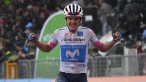 Richard Carapaz se proclama ganador de la octava etapa del Giro.