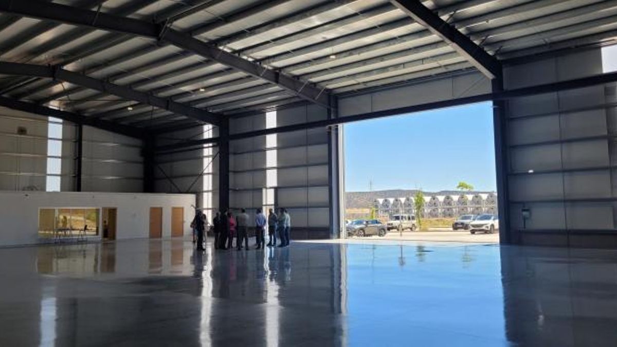 Nave de 5.000 metros cuadrados inaugurada hoy en el Aeropuerto de Teruel