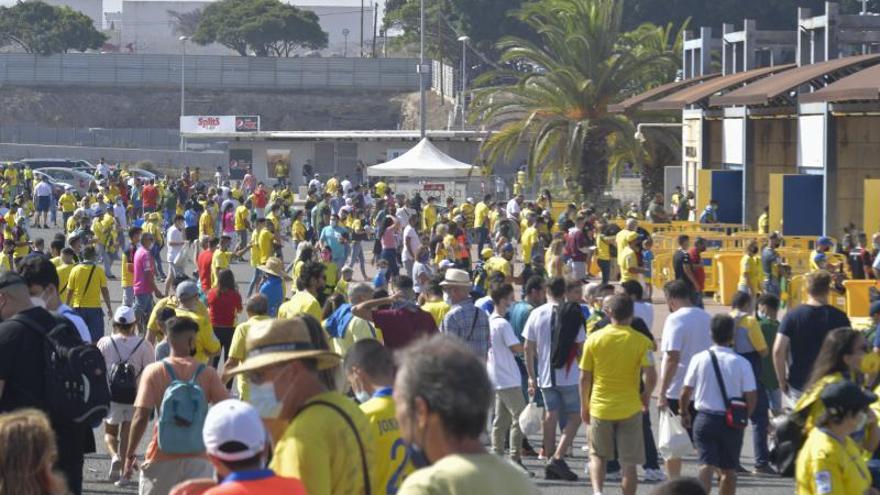 Ambiente durante el derbi en el Estadio de Gran Canaria