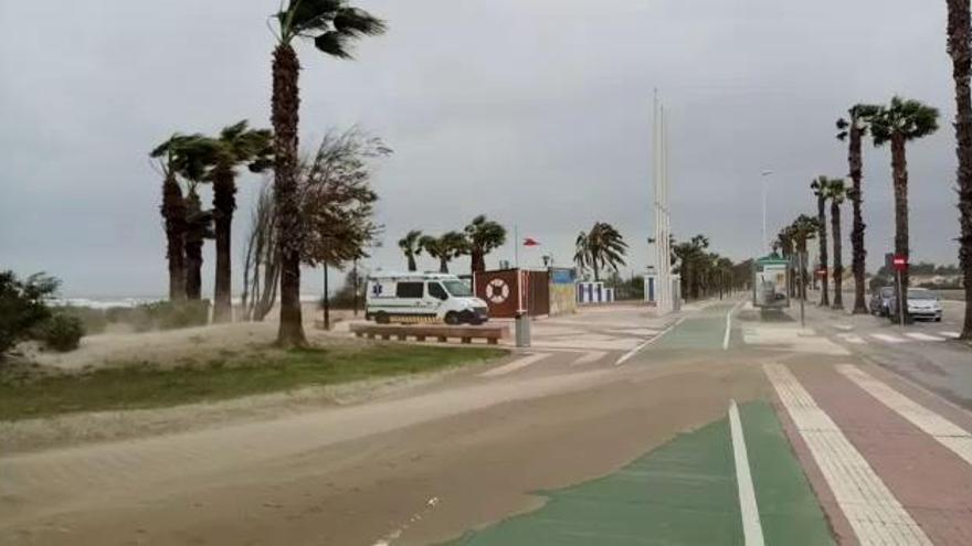 ¿Qué hacer ante un temporal de viento como el de este viernes en Castellón con rachas de 100 km/h?