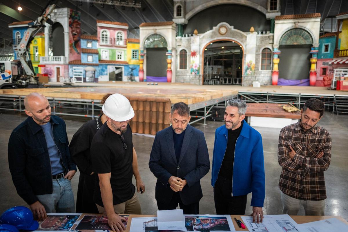 El escenario del Carnaval de Santa Cruz de Tenerife, casi a punto.