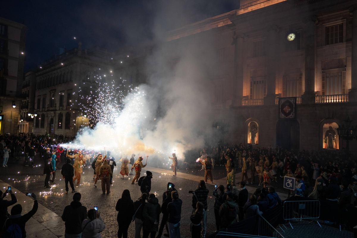 Cercavila conmemorativa de los 425 años de los Gegants del Pi.
