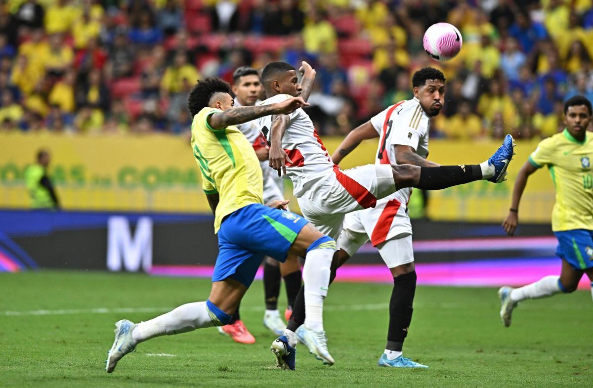 Eliminatorias sudamericanas: Brasil - Perú