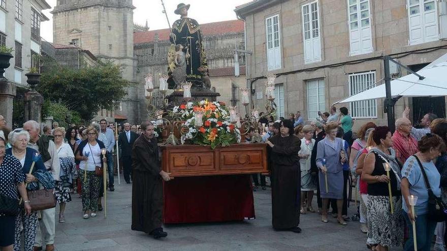 Procesión de San Roque por la avenida de Santa María. // Rafa Vázquez