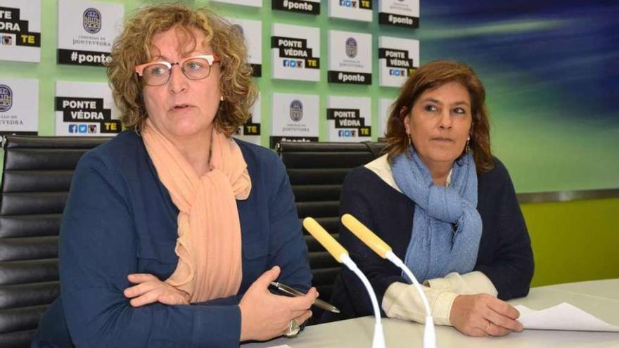 La concejala de Benestar Social y la directora del Centro de Información á Muller. // G. Santos