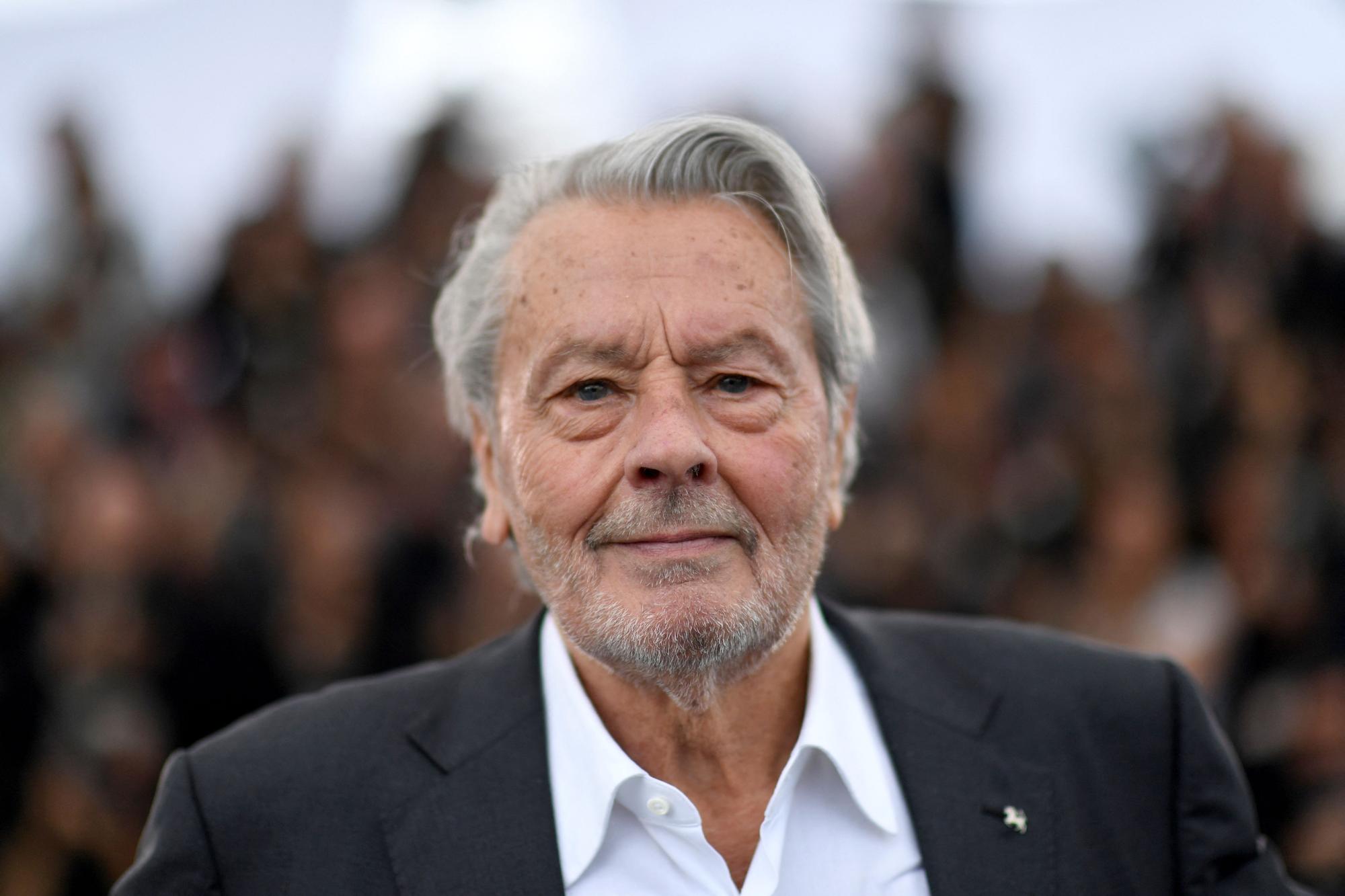 ALAIN DELON| El primogénito de Alain Delon aclara la disputa entre los  hermanos: no es la herencia