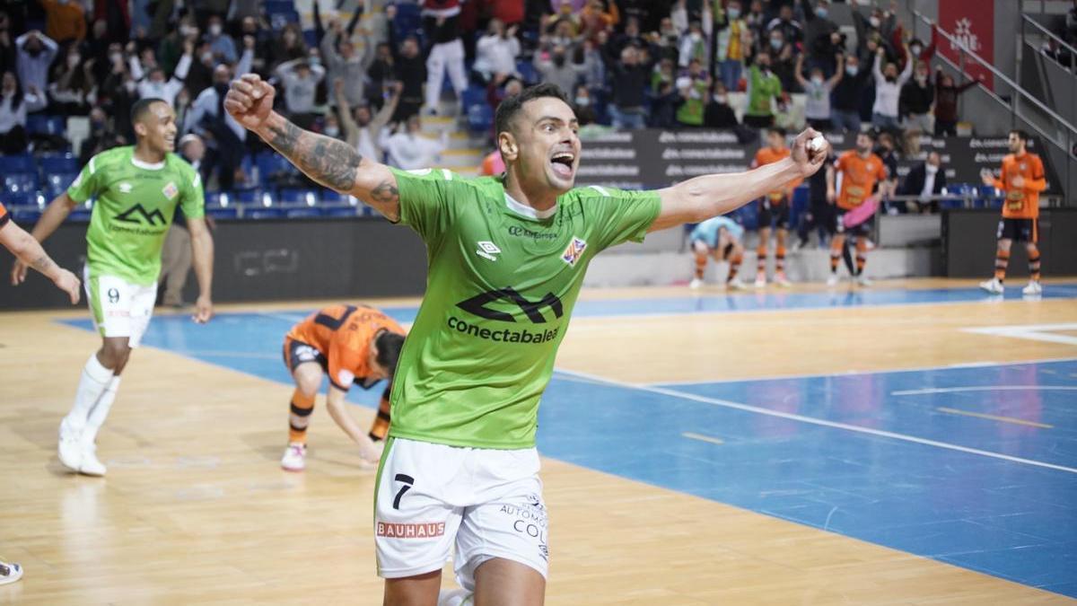 Mancuso celebra el gol que daba la victoria al Palma a 9 segundos del final