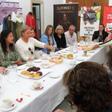 Café literario en el hall de la casa de la cultura