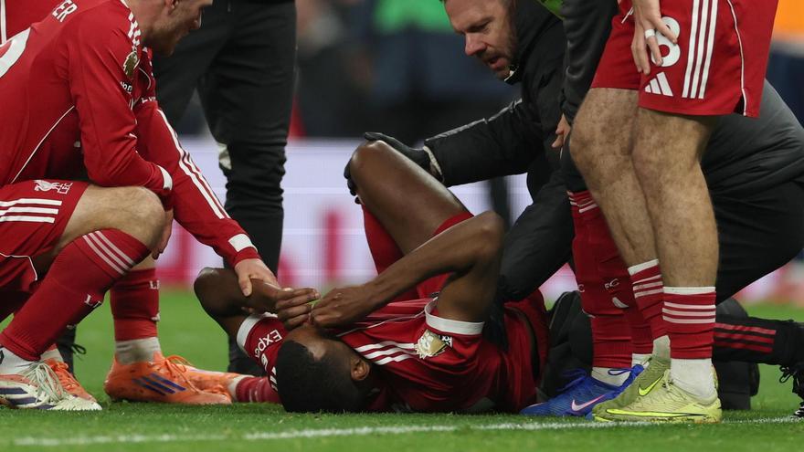 Alexander Isak, lesionado ante el Tottenham