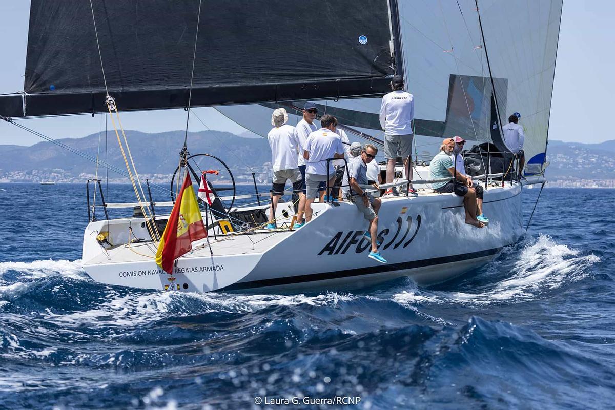 El Aifos, durante la regata or la Bahía de Palma
