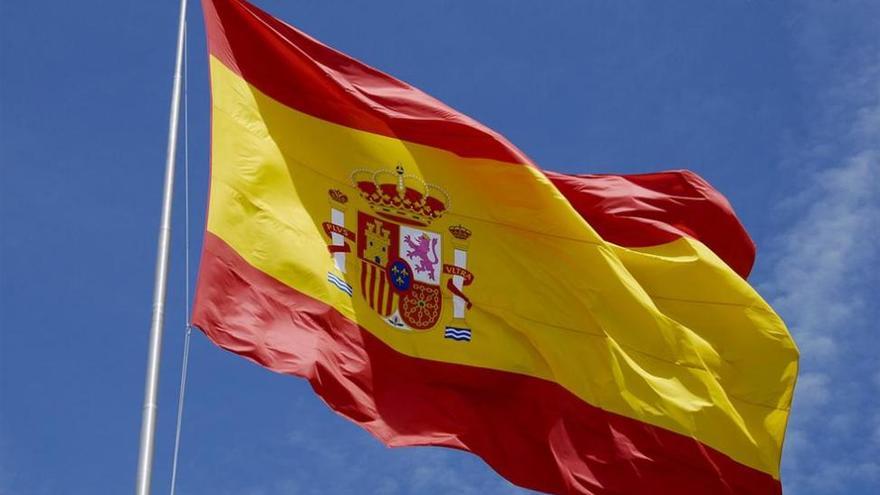 Cáceres colocará una gran bandera de España como homenaje a la democracia