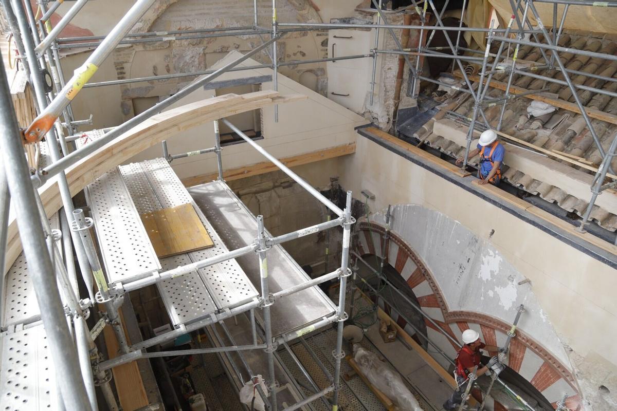 Comienza la instalación de la cúpula de madera de la capilla de la Anunciación de la Mezquita-Catedral