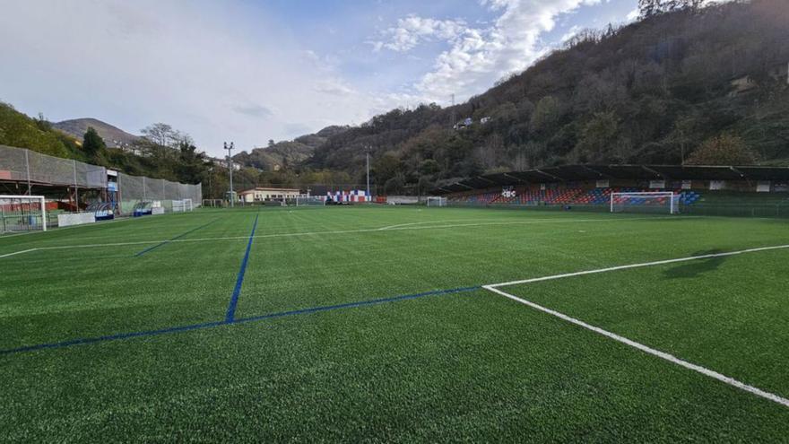 El césped de última generación instalado en Turón.