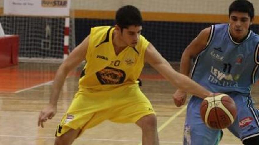 Jonathan Bosa en un partido de la pasada temporada.