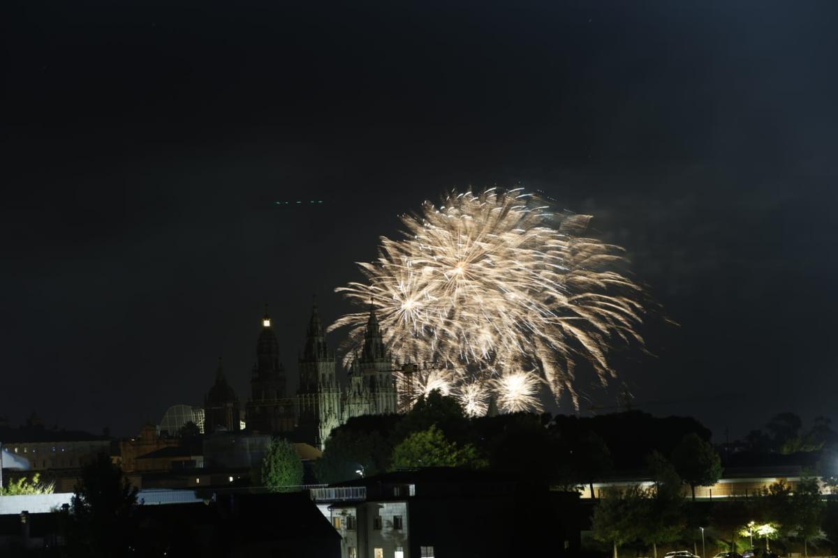 Nueva firma, misma magia: los fuegos cumplen con el Apóstol Santiago