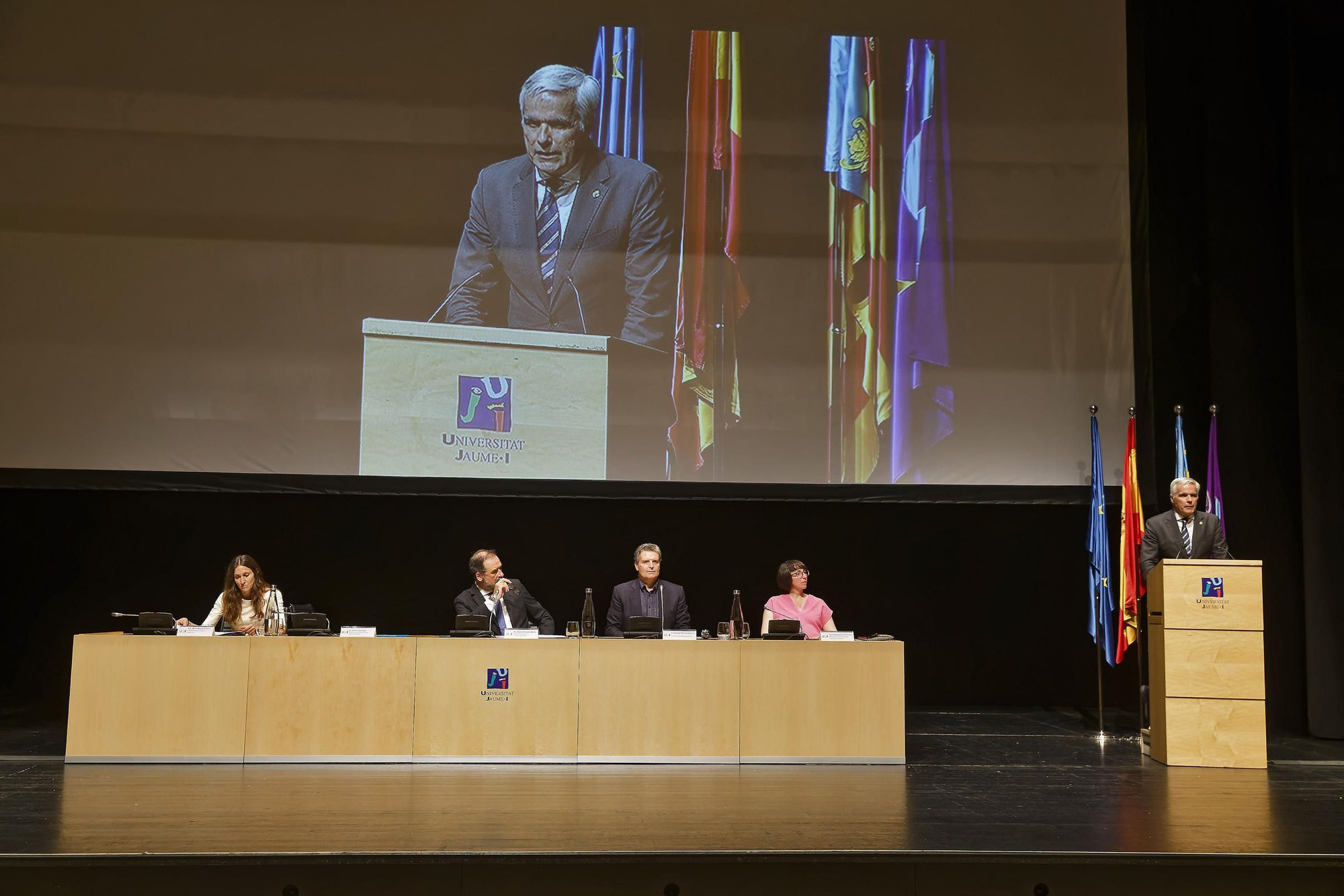 Las imágenes de las graduaciones de Enfermería y Medicina de la UJI