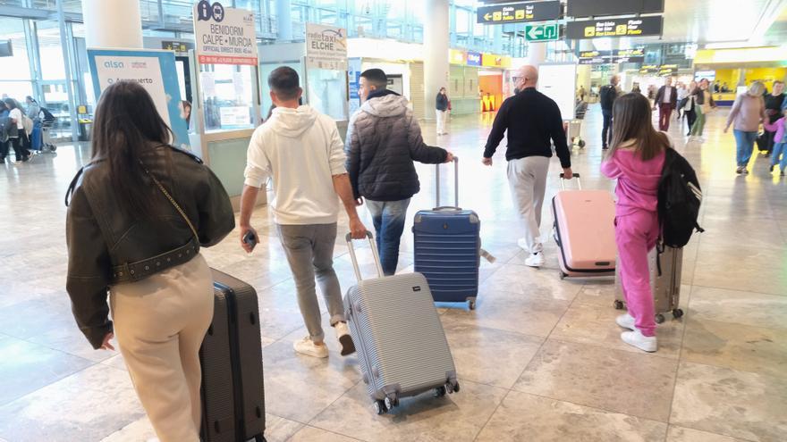 El aeropuerto de Alicante-Elche supera el millón de pasajeros en otro mes de marzo de récord