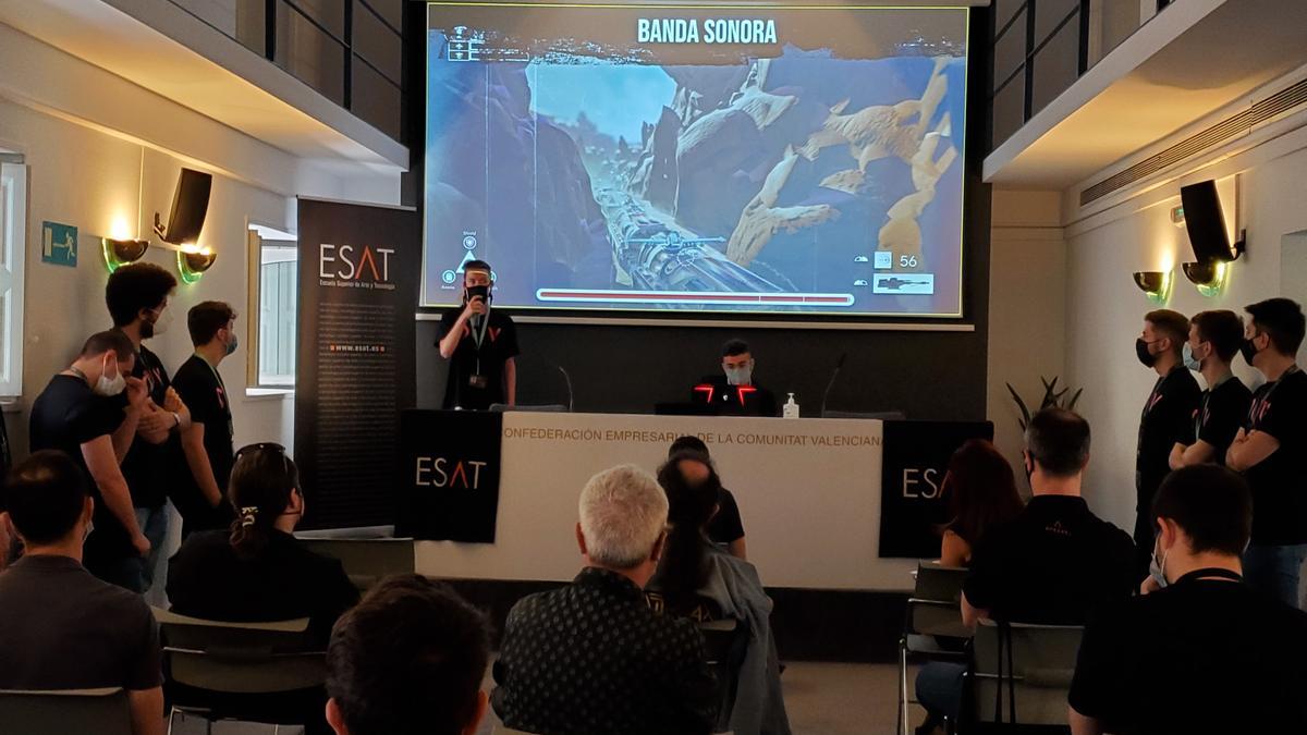 Los alumnos de la promoción 2018-21 de la ESAT Valencia presentaron el pasado viernes sus proyectos final de carrera.