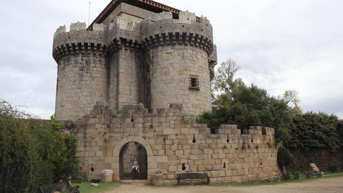 Acceso al recinto amurallado de Granadilla.