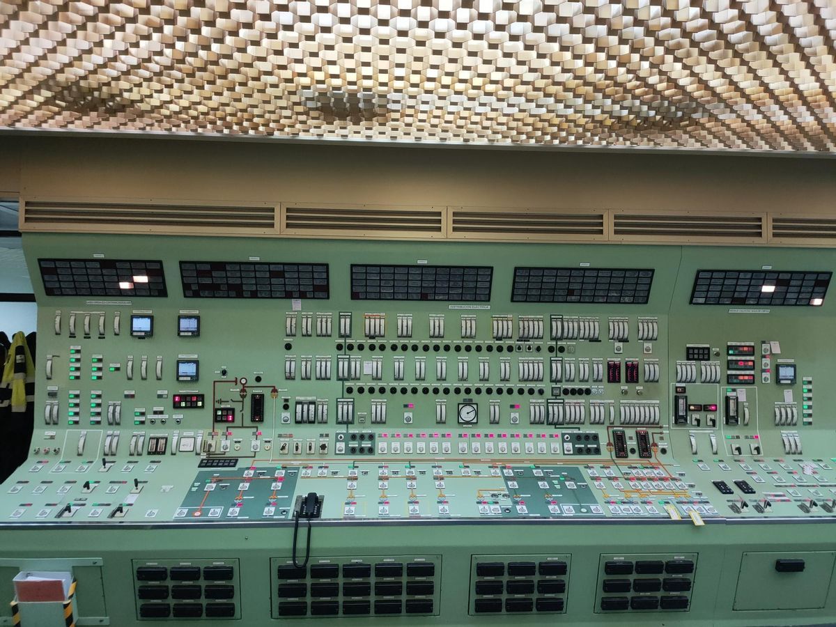 Sala de control de una de las unidades de la Central de Almaraz.