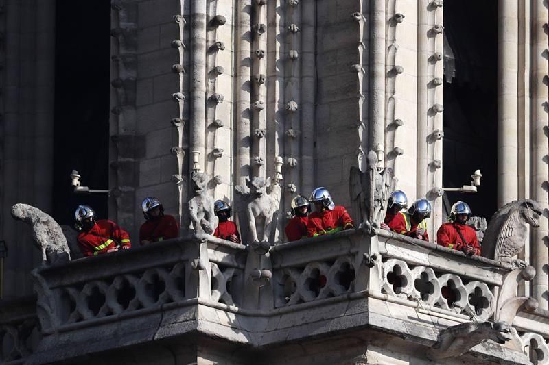 Incendio en la Catedral de Nôtre Dame