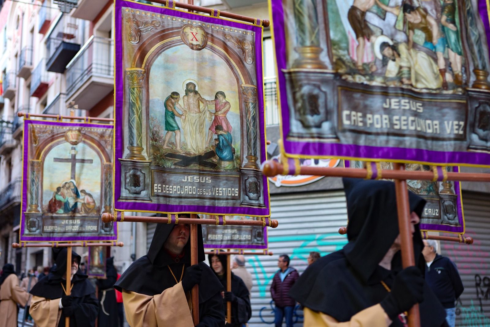 Así ha sido la procesión del Vía Crucis en Alcoy