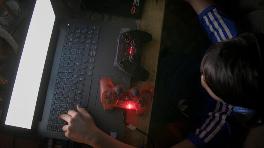 La edad de acceso al porno entre niños ha bajado hasta 9 años en la pandemia, alertan los sexólogos - Vimarsana News