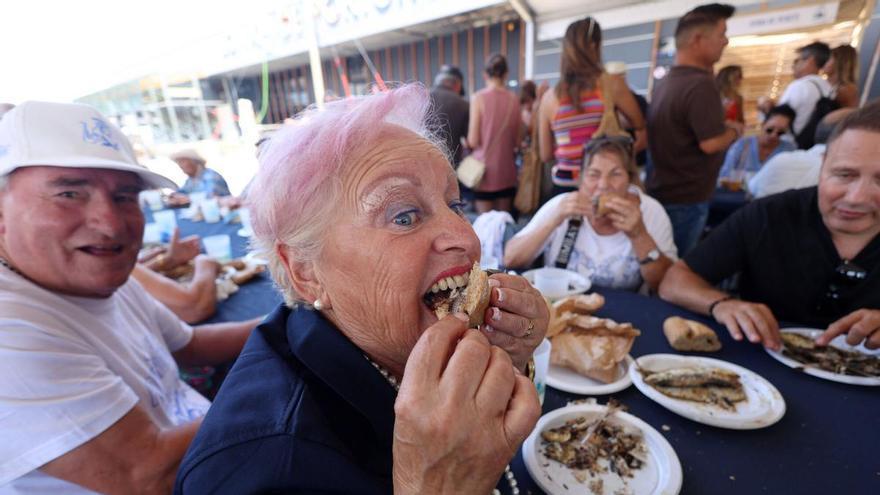 La gran sardiñada del Día do Mariñeiro en Portonovo en imágenes