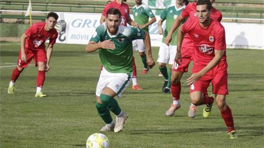 Badajoz y Cacereño juegan este miércoles un amistoso en el Nuevo Vivero